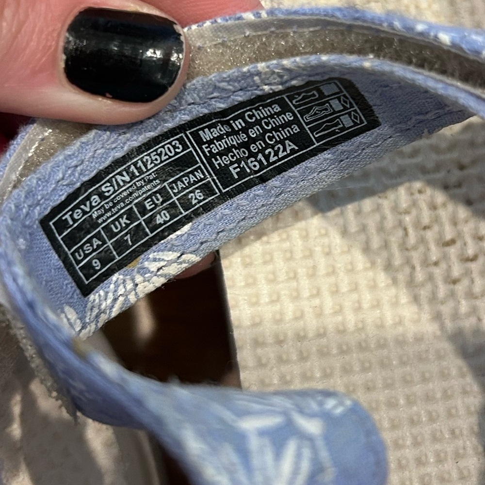 Teva Flatform Universal Gloriosa Sandals Blue White 9 EUC - Picture 3 of 7